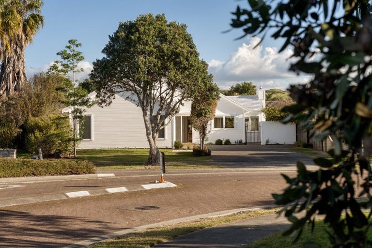 Photo of property in 77 Kahira Crescent, Papamoa Beach, Papamoa, 3118