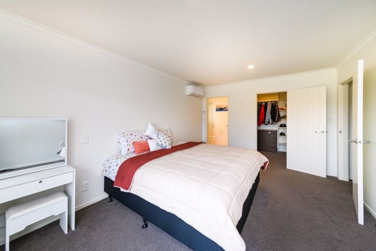 Photo of property in 98 Rosalie Terrace, Kelvin Grove, Palmerston North, 4414