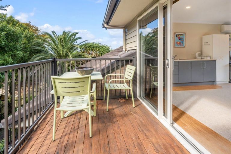 Photo of property in 5 Seymour Road, Mellons Bay, Auckland, 2014