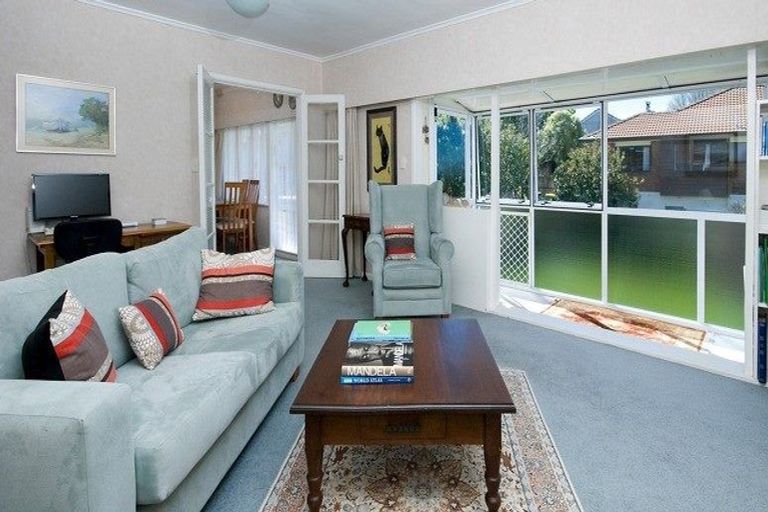 Photo of property in 1/20 Parkhill Road, Mellons Bay, Auckland, 2014