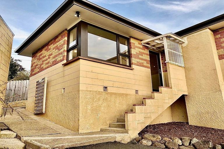 Photo of property in 32 Tomkins Street, Green Island, Dunedin, 9018