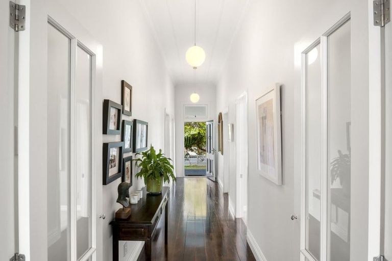 Photo of property in 26 Norwood Road, Bayswater, Auckland, 0622