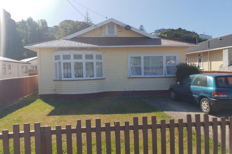 Photo of property in 53 Tauhinu Road, Miramar, Wellington, 6022