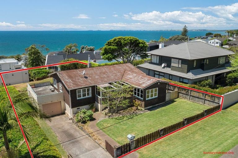 Photo of property in 13 Scarboro Terrace, Murrays Bay, Auckland, 0630