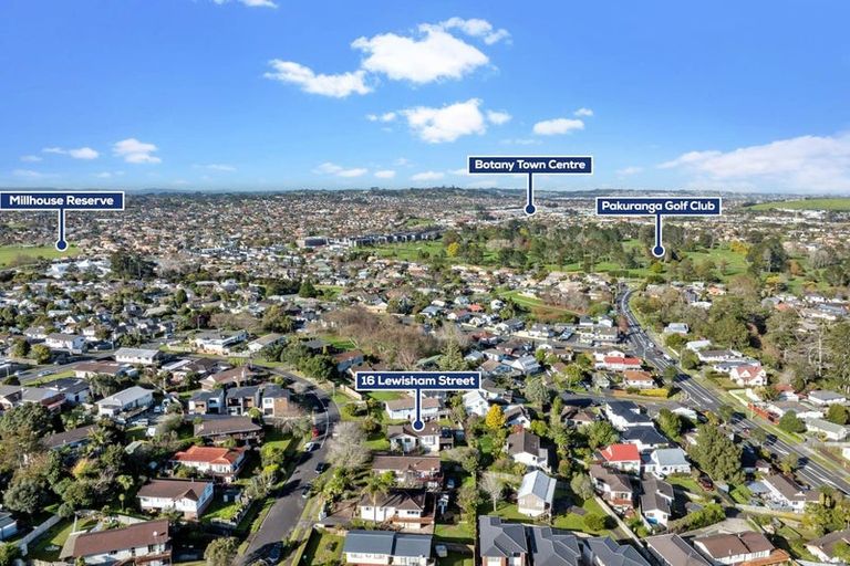 Photo of property in 16 Lewisham Street, Highland Park, Auckland, 2010