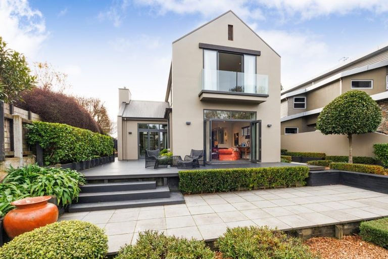 Photo of property in 25 Montgomery Terrace, Hokowhitu, Palmerston North, 4410