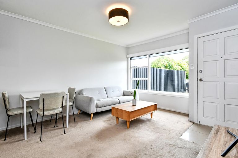Photo of property in 2/49 Russell Road, Manurewa, Auckland, 2102