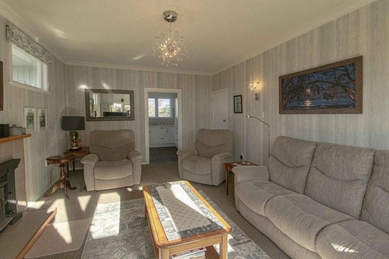 Photo of property in 166 Mill Road, Clive, 4180