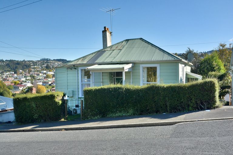 Photo of property in 75 Walton Street, Kaikorai, Dunedin, 9010