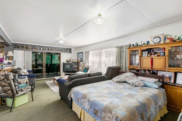 Photo of property in 11 Domain Road, Weymouth, Auckland, 2103