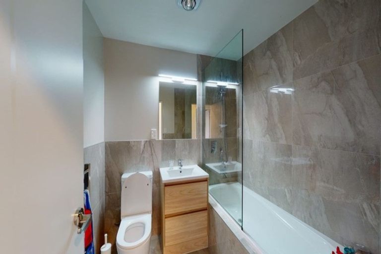 Photo of property in 23 Stitchbird Crescent, Papakura, 2110