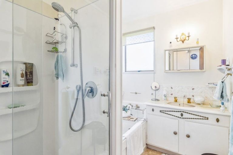 Photo of property in 29a Sylvan Avenue, Waikanae, 5036