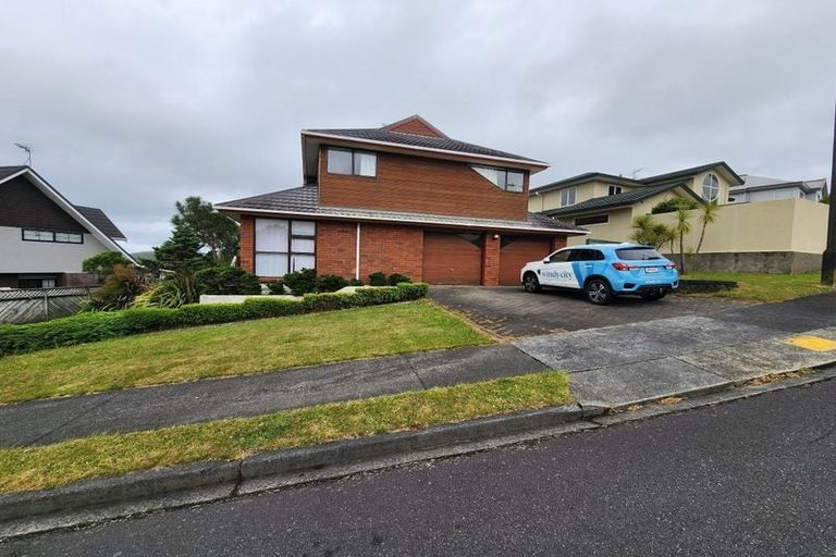 Photo of property in 33 Halladale Road, Papakowhai, Porirua, 5024