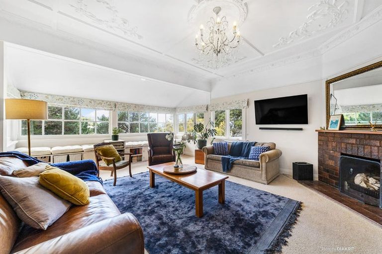 Photo of property in 120 Sutherland Road, Melrose, Wellington, 6023