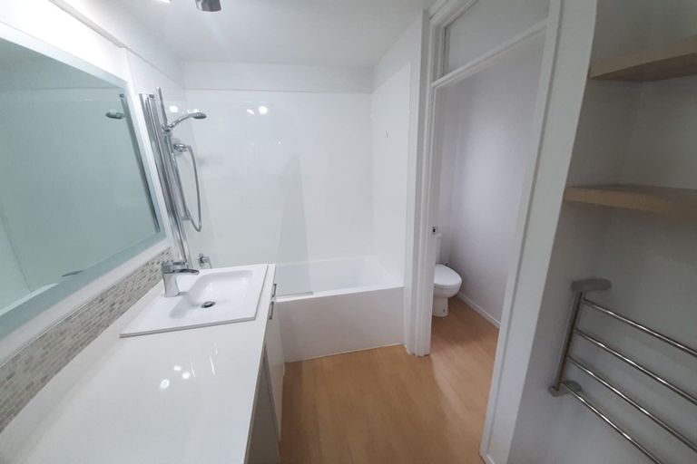 Photo of property in 3/59 Norwood Road, Bayswater, Auckland, 0622