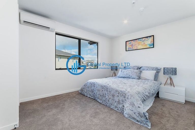 Photo of property in 1 Lilac Lane, Oteha, Auckland, 0632