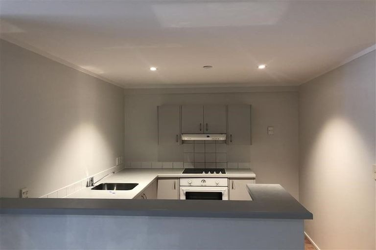 Photo of property in 13a/30 Westward Ho, Glen Eden, Auckland, 0602