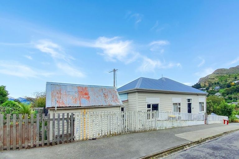 Photo of property in 29 Ripon Street, Lyttelton, 8082