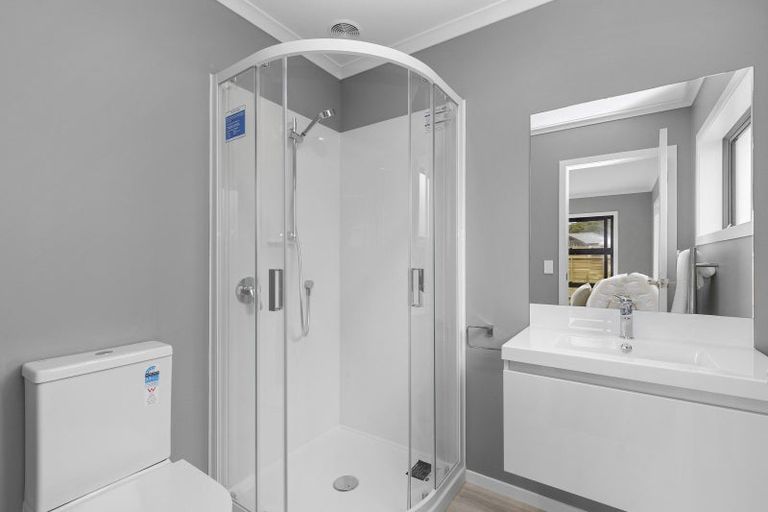 Photo of property in 135 Waipounamu Drive, Kelson, Lower Hutt, 5010