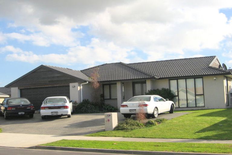 Photo of property in 19 Corrofin Drive, East Tamaki, Auckland, 2013