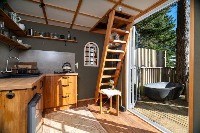 Photo of property in 380 Whaanga Road, Raglan, 3297