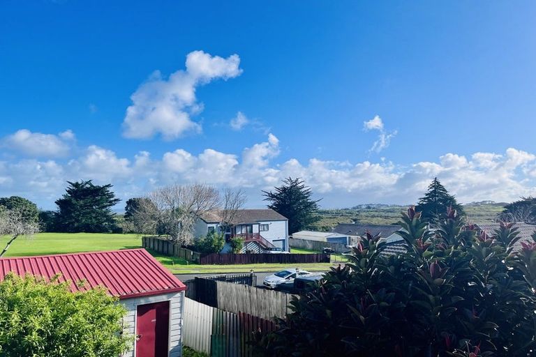 Photo of property in 5 Kopara Place, Clendon Park, Auckland, 2103