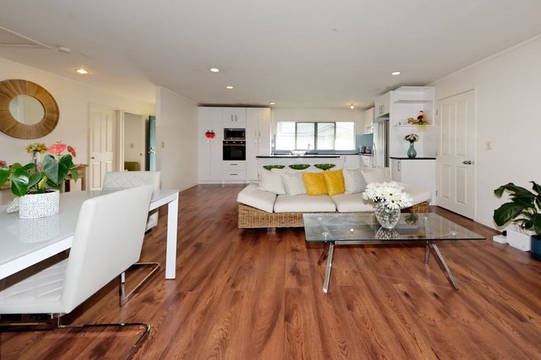 Photo of property in 20 Albizia Avenue, Henderson, Auckland, 0612