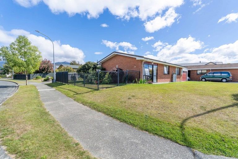 Photo of property in 1 Donald Ross Place, Te Anau, 9600