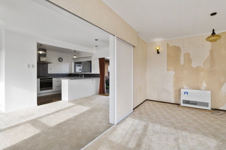 Photo of property in 8 Warren Place, Frankleigh Park, New Plymouth, 4310