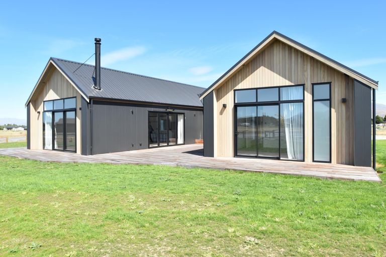 Photo of property in 9 Avlis Place, Twizel, 7901