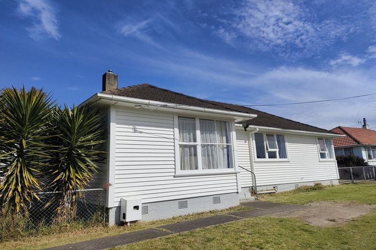 Photo of property in 23 Churchill Crescent, Tawhero, Whanganui, 4501
