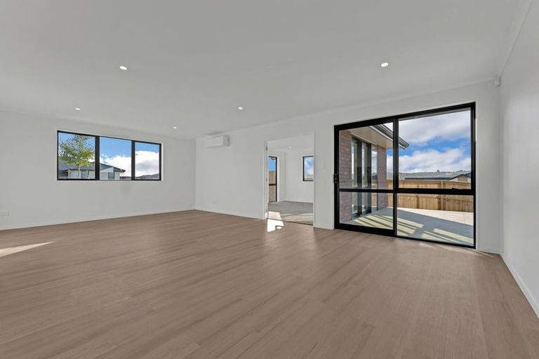 Photo of property in 2 Viv Green Place, Pokeno, 2402