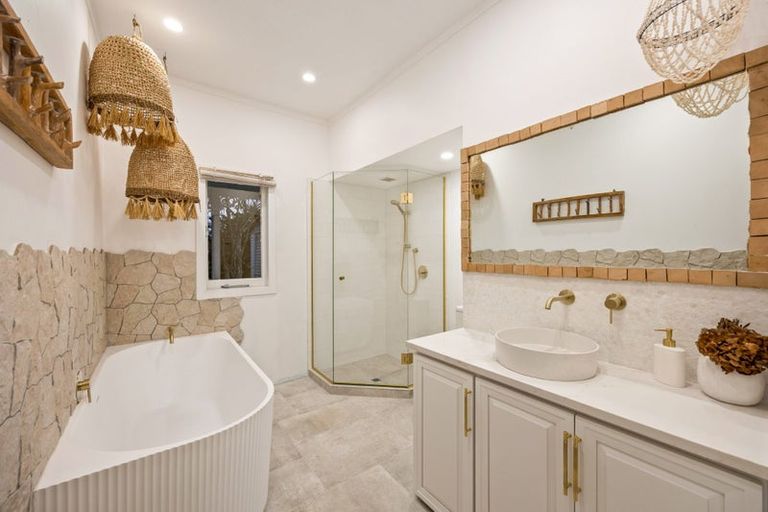 Photo of property in 161 Monument Road, Clevedon, 2582