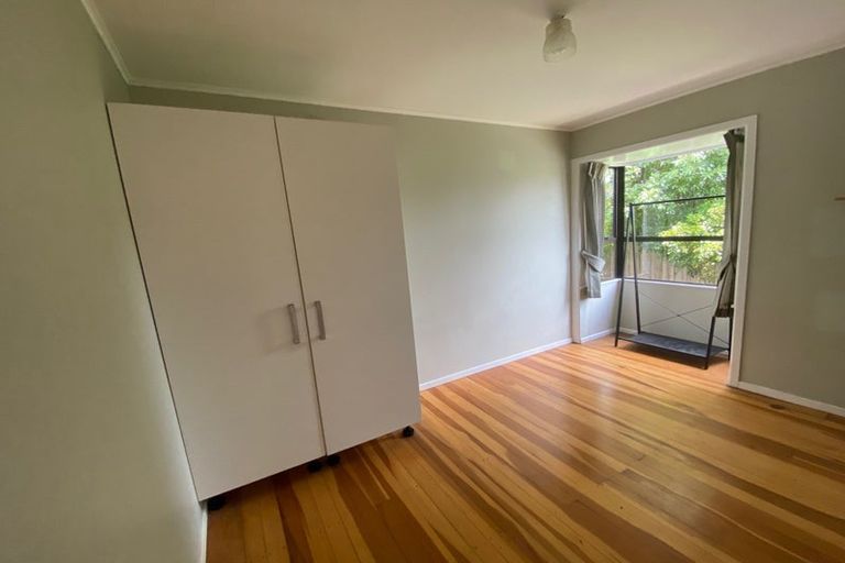 Photo of property in 80 Neil Avenue, Te Atatu Peninsula, Auckland, 0610