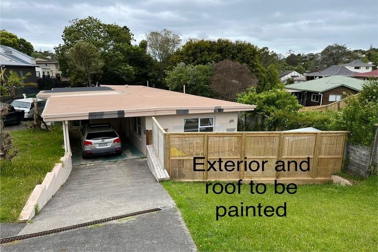 Photo of property in 1/2 Flavia Close, Torbay, Auckland, 0630