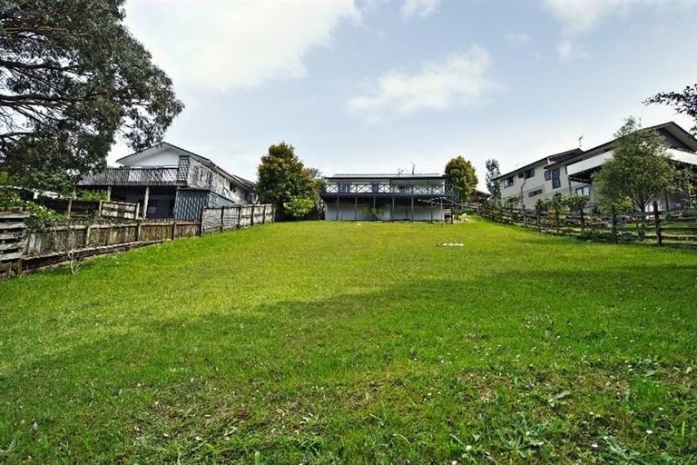 Photo of property in 13 Trias Road, Totara Vale, Auckland, 0629