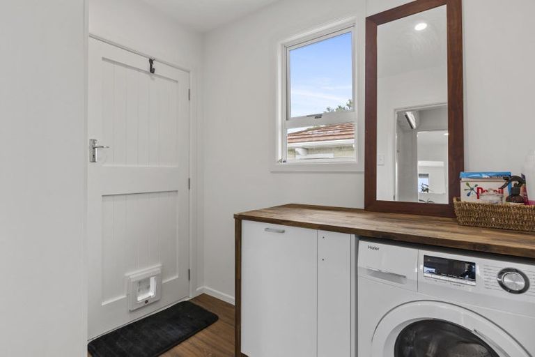 Photo of property in 14 Cowling Road, Hurdon, New Plymouth, 4310