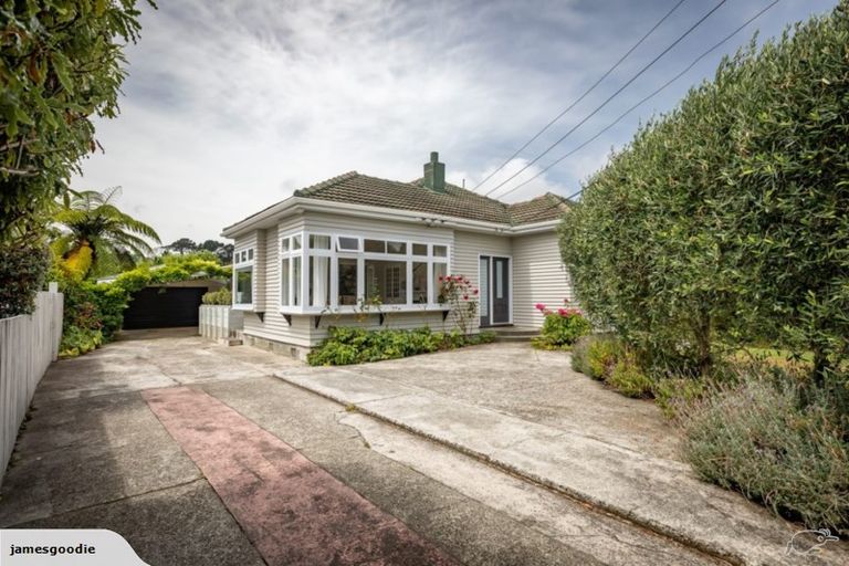 Photo of property in 213 Te Moana Road, Waikanae, 5036