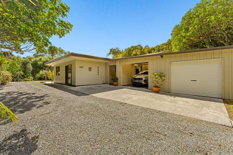 Photo of property in 2395 State Highway 1, Brynderwyn, Maungaturoto, 0587