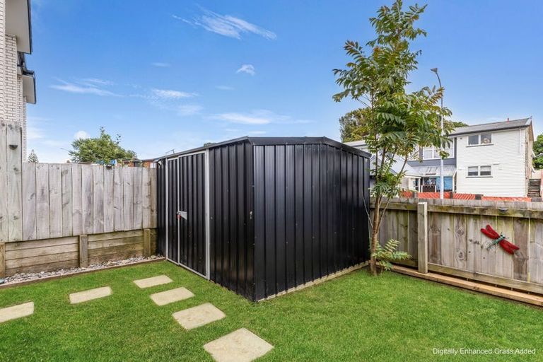 Photo of property in 90 Banks Street, Marfell, New Plymouth, 4310