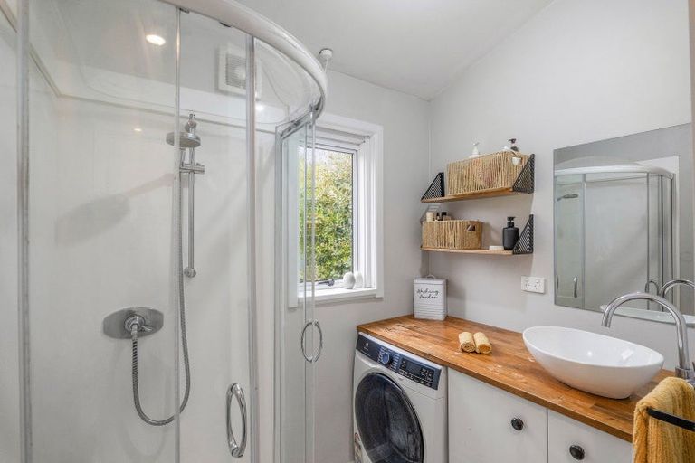 Photo of property in 38 Olliviers Road, Phillipstown, Christchurch, 8011