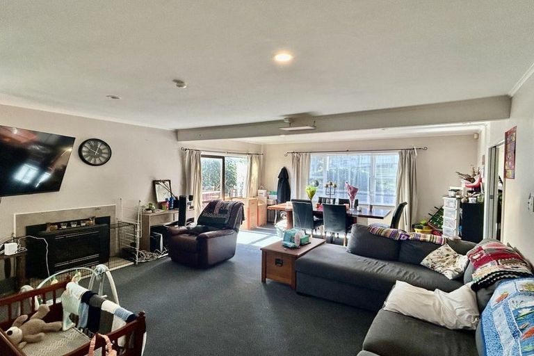 Photo of property in 6 Ngahina Street, Paraparaumu, 5032