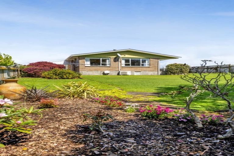 Photo of property in 37 Clifton Drive, Waitara, 4320
