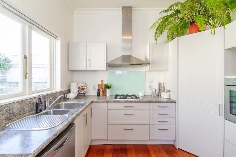 Photo of property in 15 Tennyson Street, Petone, Lower Hutt, 5012