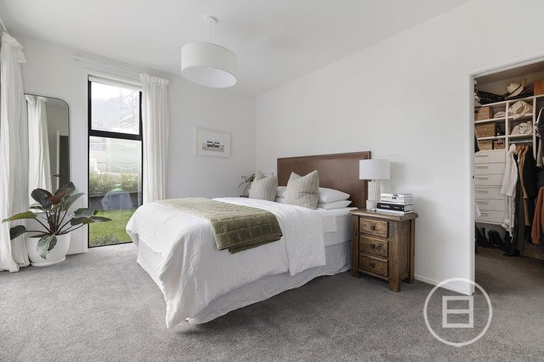 Photo of property in 52 Cunninghams Drive, Jacks Point, Queenstown, 9371