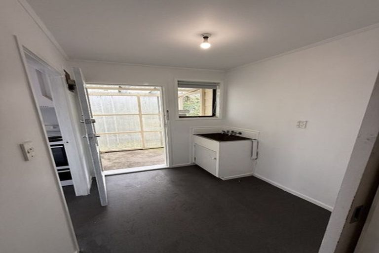 Photo of property in 5a Cherry Tree Place, Massey, Auckland, 0614
