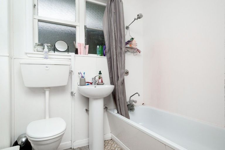 Photo of property in 19 Willis Street, Bader, Hamilton, 3206