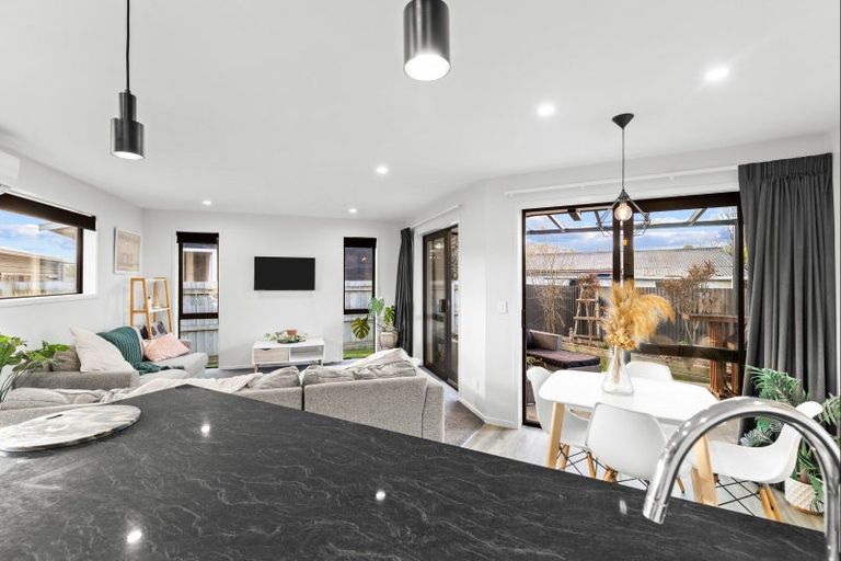 Photo of property in 8a Shetland Place, Westbrook, Palmerston North, 4412