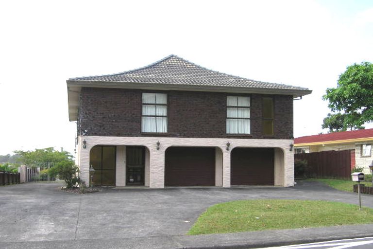 Photo of property in 20 Pakira Avenue, Glendene, Auckland, 0602