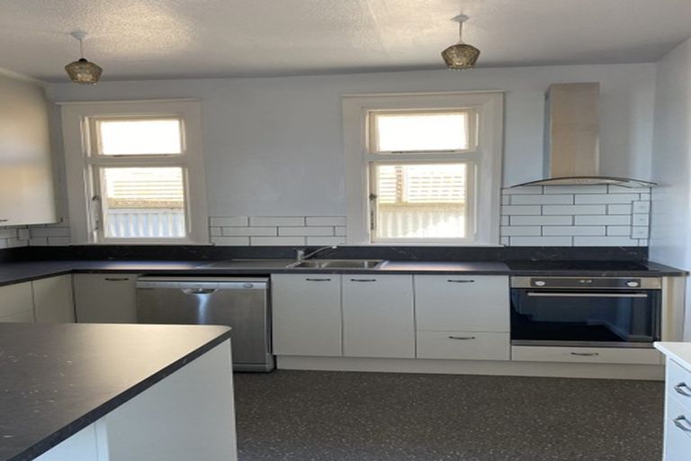 Photo of property in 35 Wharfe Street, South Hill, Oamaru, 9400